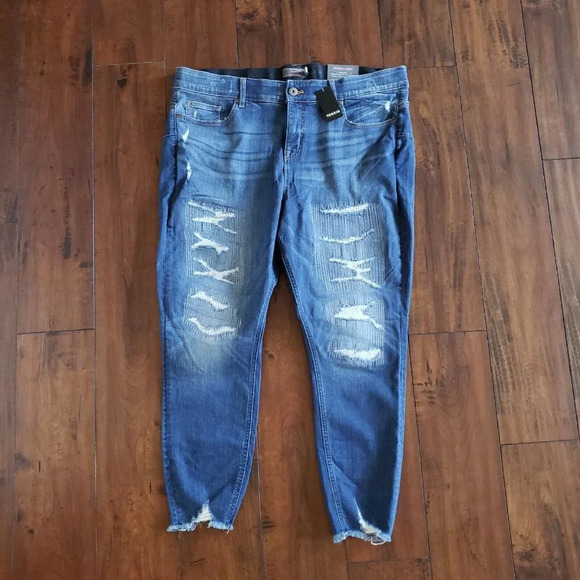 Torrid Women's Bombshell Skinny Premium Stretch High Rise Destructed Jean Sz 22R - Picture 7 of 14